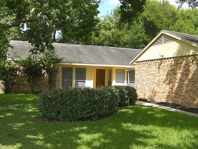 Primary Photo - 16034 Eastcape Dr