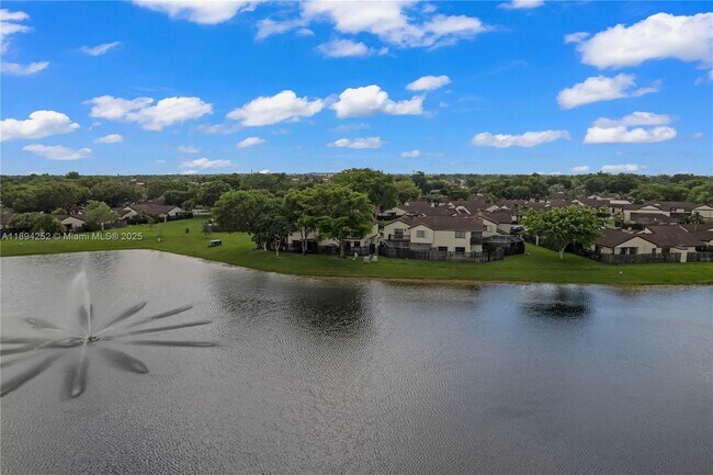 Building Photo - 15070 SW 49th Ln