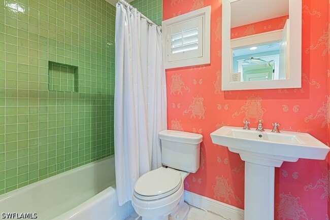 Building Photo - 287 11th Ave S