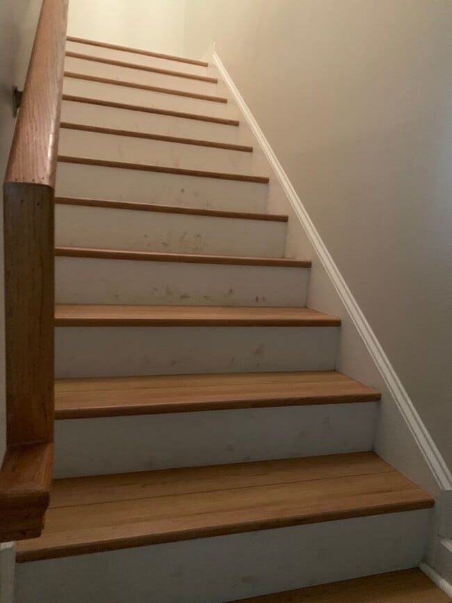 Building Photo - 3  Bedroom Townhome