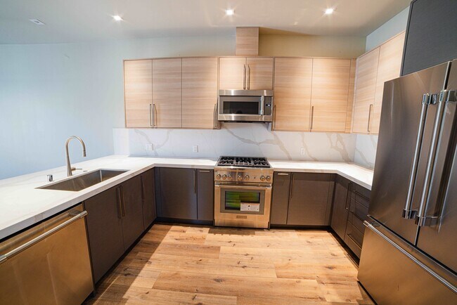 Building Photo - Rhine House Lofts