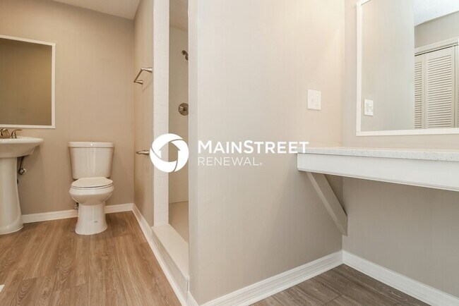 Building Photo - 4 Bedroom Pet-Friendly Home in Seminole, FL with Main Street Renewal