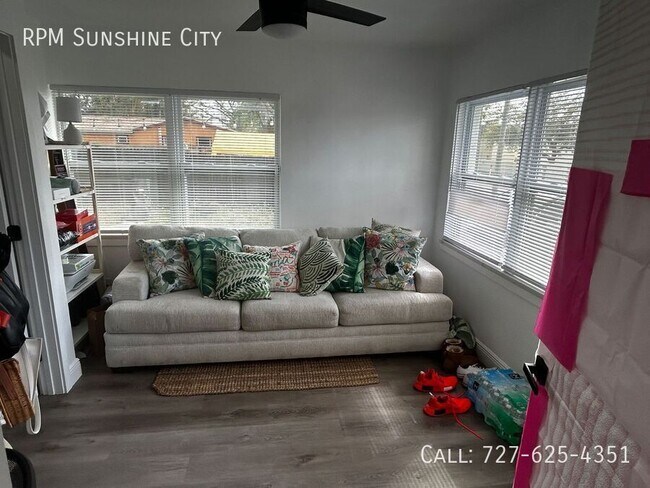 Building Photo - 4738 38th Ave N