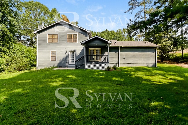 Building Photo - Come and view this 3 bedroom, 2.5 bathroom home