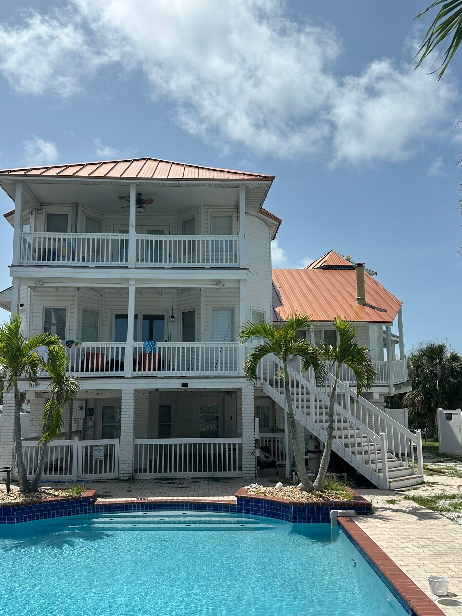 Covered patio; 2 decks with balconies - 414 140th Ave E