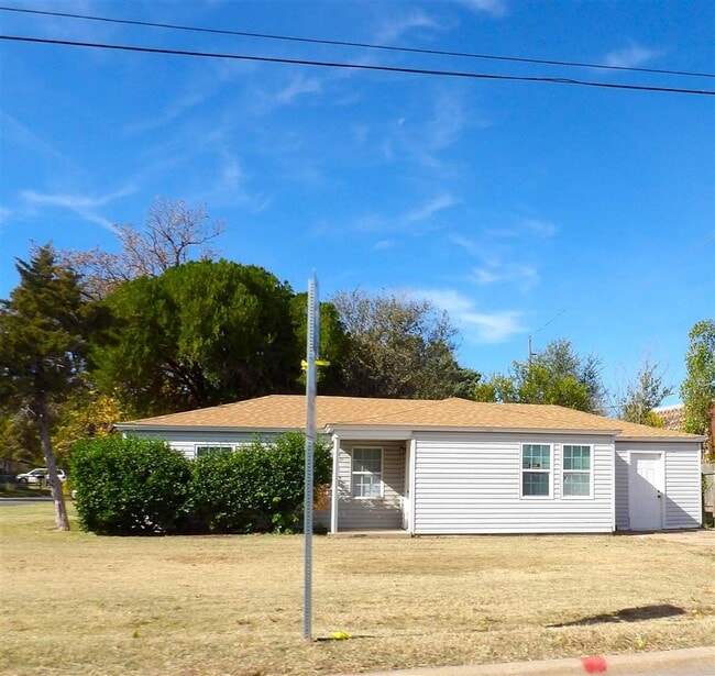 Primary Photo - 2701 SW G Ave