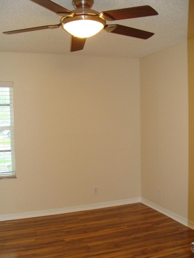 Building Photo - 4235 S 57th Ave