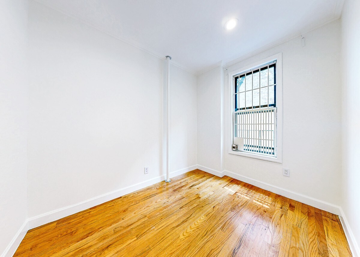 Building Photo - West 150th Street