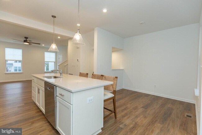 Building Photo - 767 Lord Fairfax St