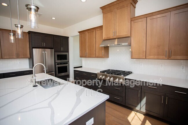 Building Photo - 7 Cole Pl