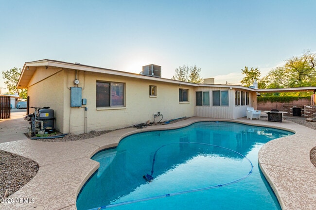 Building Photo - 2109 S Stanley Pl