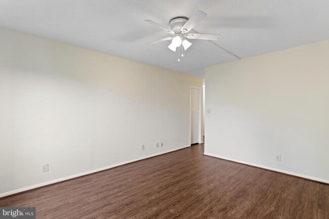 Building Photo - 8370 Greensboro Dr