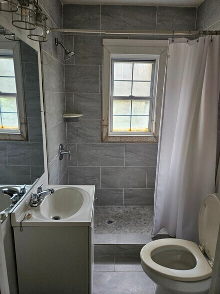Building Photo - Room in Duplex on Whitaker Cir NW