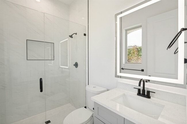Building Photo - 2654 Mt View Dr