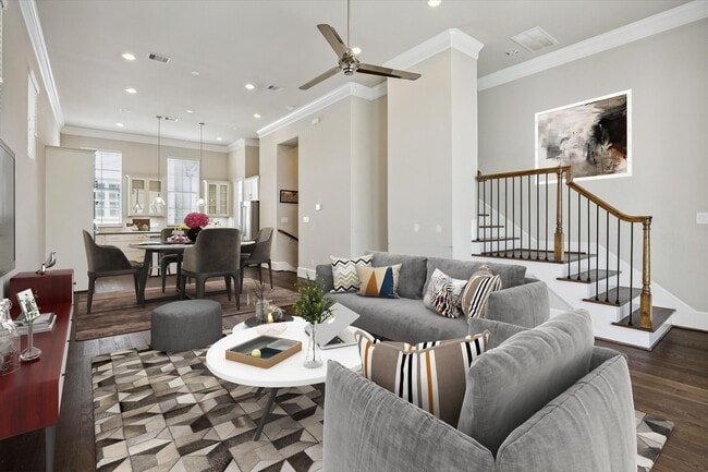 Building Photo - 2016 Covent Garden Station