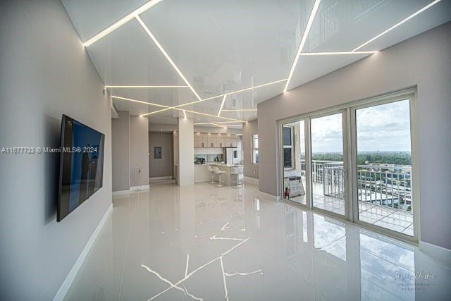 Building Photo - 18011 Biscayne Blvd