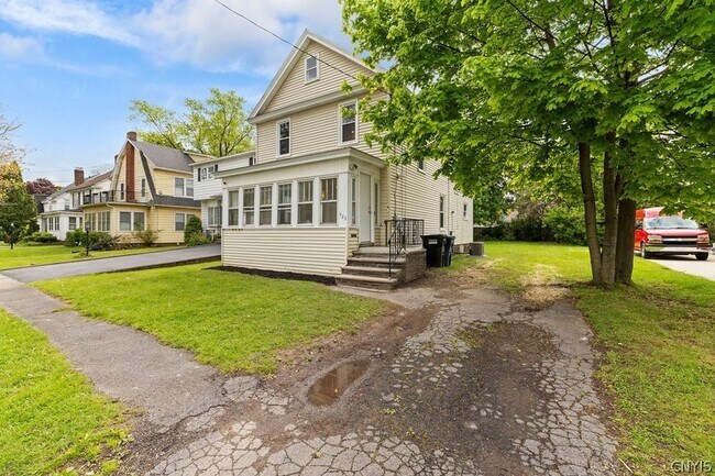 Building Photo - 423 Wendell Terrace