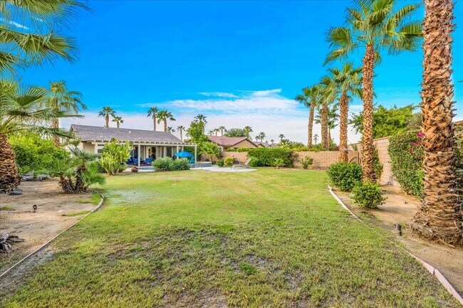 Building Photo - 60636 Desert Shadows Dr