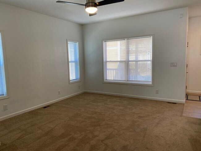 Building Photo - 509 East Kiowa-102