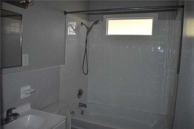 Building Photo - 1703 Kitchens Rd