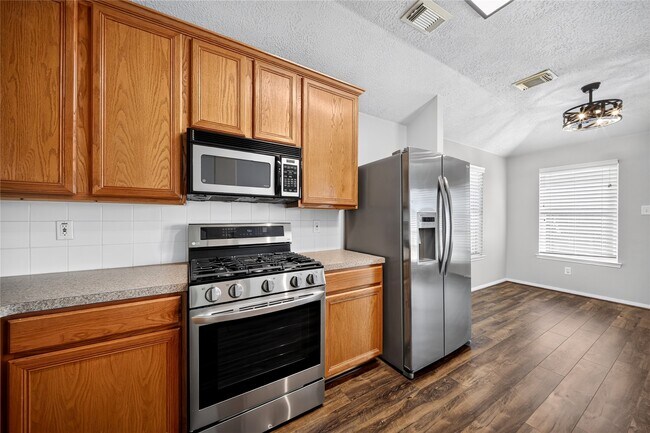 Building Photo - 20515 Spring Bluff Ln