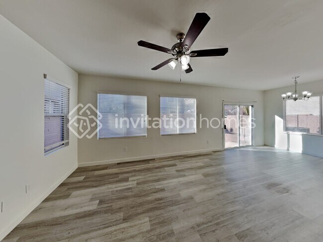 Building Photo - 4121 W Irwin Ave