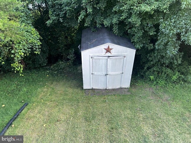 Building Photo - 318 Red Haven Ct