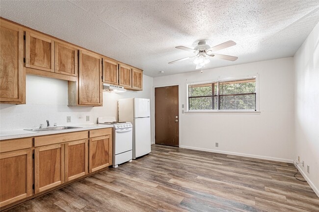 Building Photo - 120 McAdams Ln