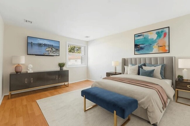 Building Photo - 12 Saddlewood Ct