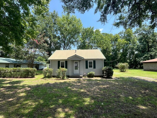 Primary Photo - 204 N Frankfort Ave