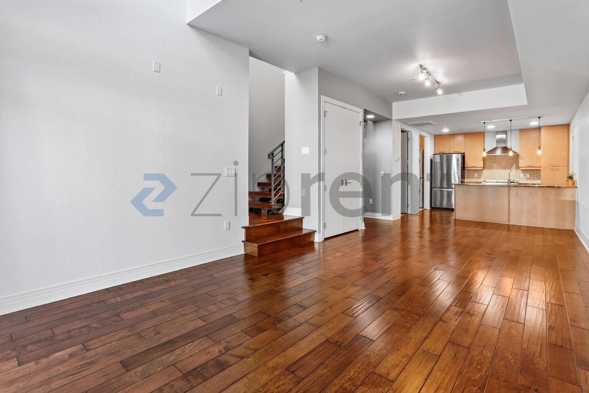 Building Photo - Unit 101
