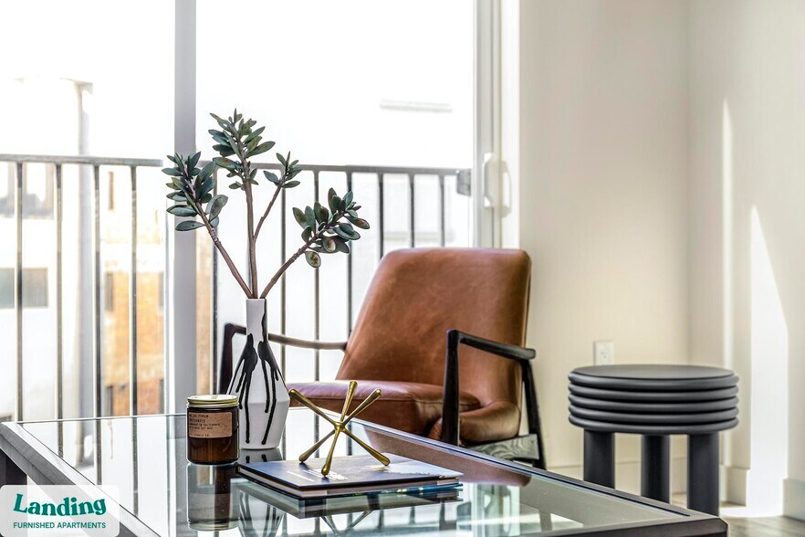 Primary Photo - 2705 N Rancho Dr