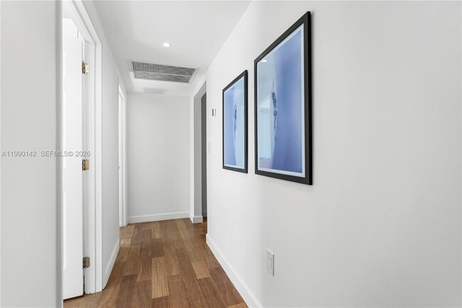 Building Photo - 927 Euclid Ave