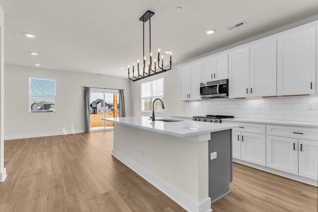 Building Photo - Charming New Build