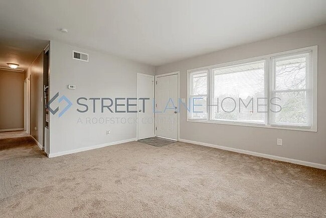 Building Photo - 600 Windy Hill Dr