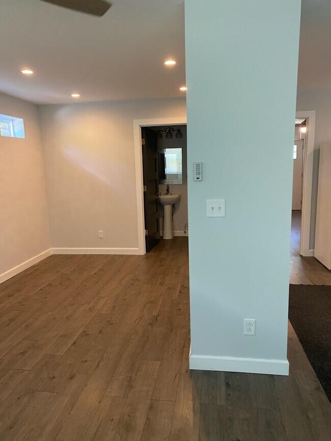 5626 W Farmington Rd 5626 W Farmington Rd Peoria IL 61604 Apartment