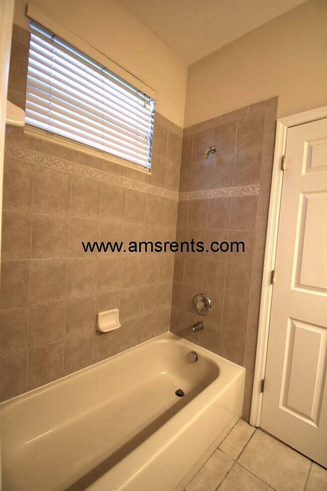 Building Photo - 13157 Paloma Dr