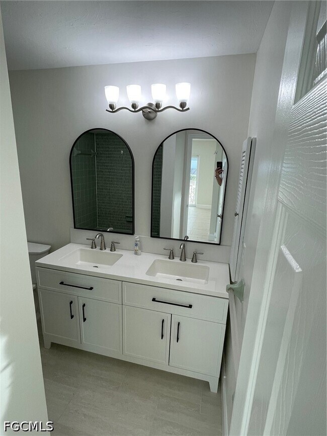 Building Photo - 3502 SE 22nd Pl