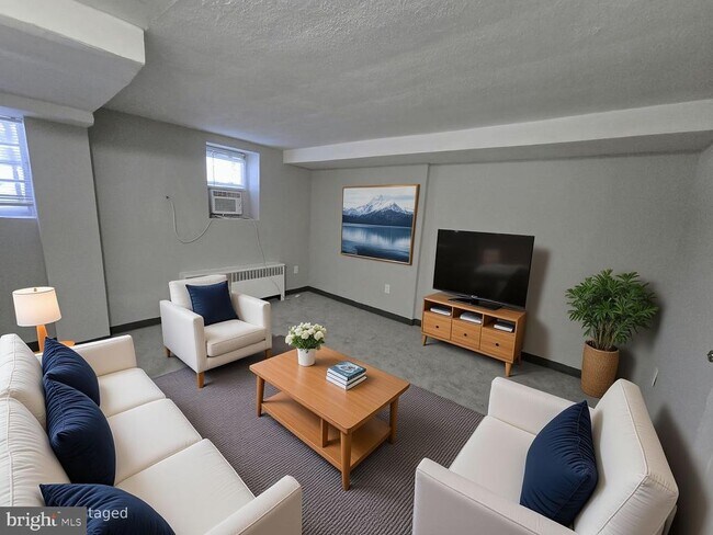 Building Photo - 7607 Eastern Ave NW