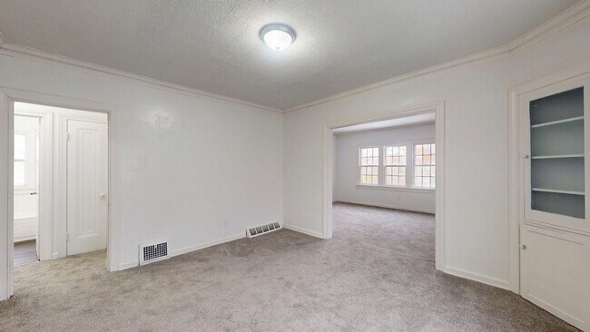 Building Photo - 3863 E 154th St