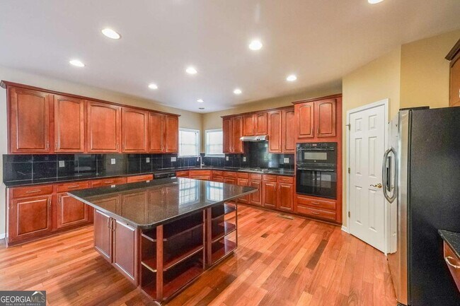 Building Photo - 1128 Southland Bluff