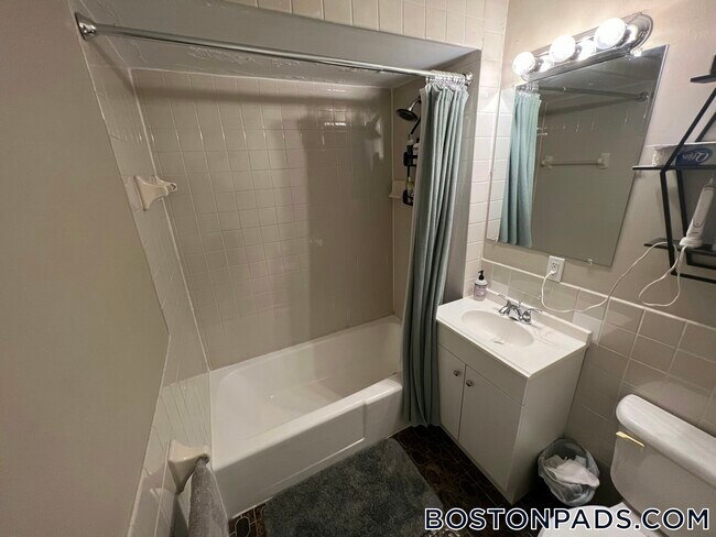 Building Photo - 100 St Mary's St