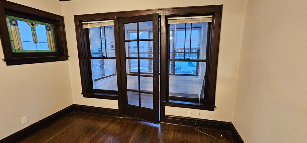 Building Photo - 3823 N Drake Ave