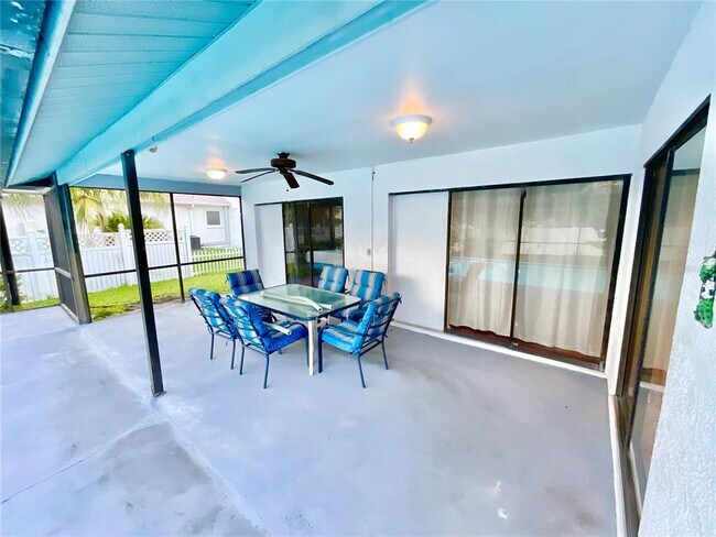 Building Photo - 1349 Hillside Dr