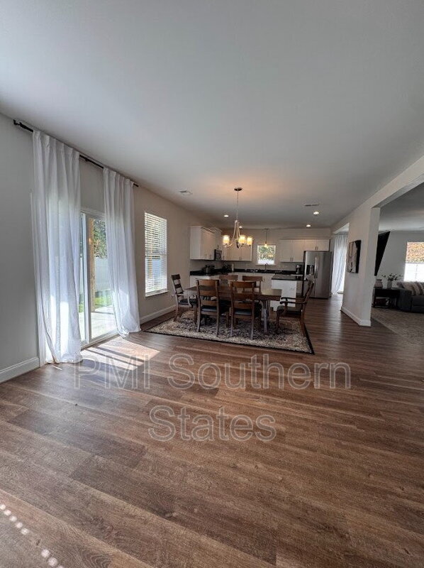 Building Photo - 401 Albus Dr