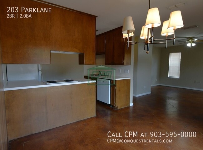 Building Photo - 203 Parklane-