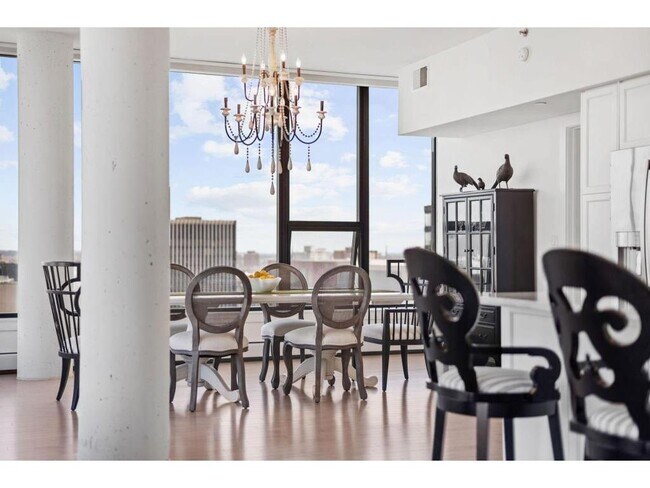 Building Photo - 740 Portland Ave