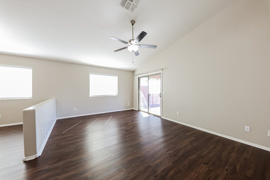 Building Photo - 12817 W Mandalay Ln
