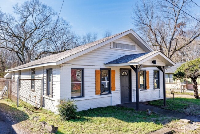 Building Photo - Norwood 3 BR Home