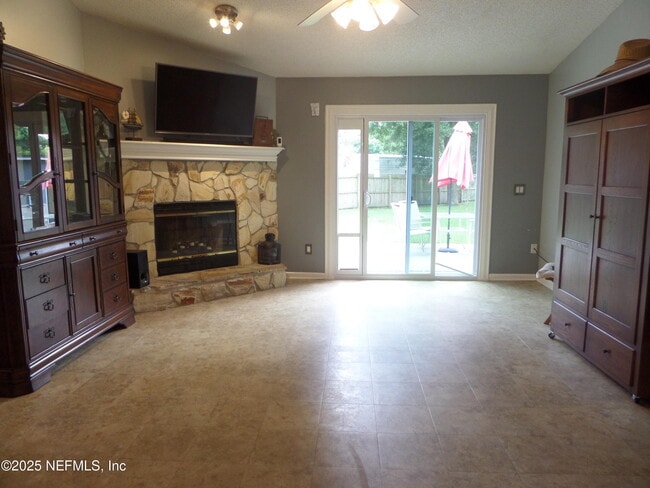 Building Photo - 386 Hickory Hollow Dr